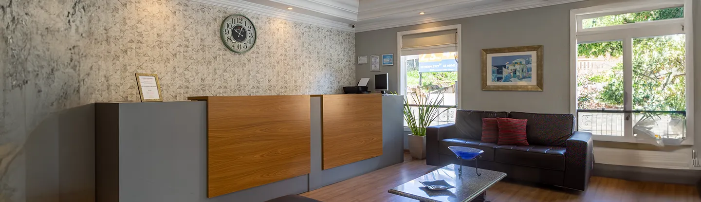foto da recepção do hotel solaris em são lourenço, perto do centro da cidade